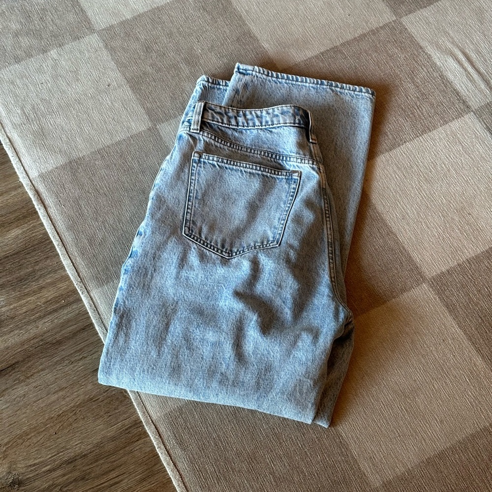 Curve Love High Rise Loose Jean - Light With Pleated Details